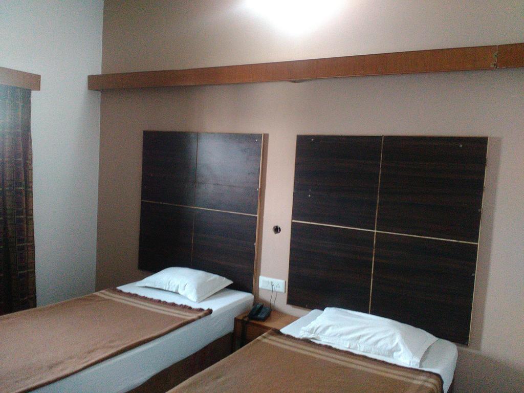 Hotel Ajaya Βαρανάσι Δωμάτιο φωτογραφία