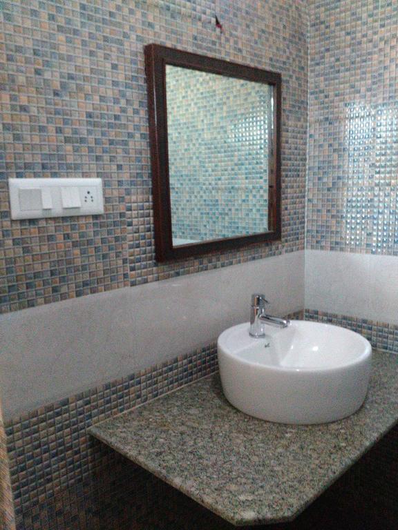 Hotel Ajaya Βαρανάσι Δωμάτιο φωτογραφία