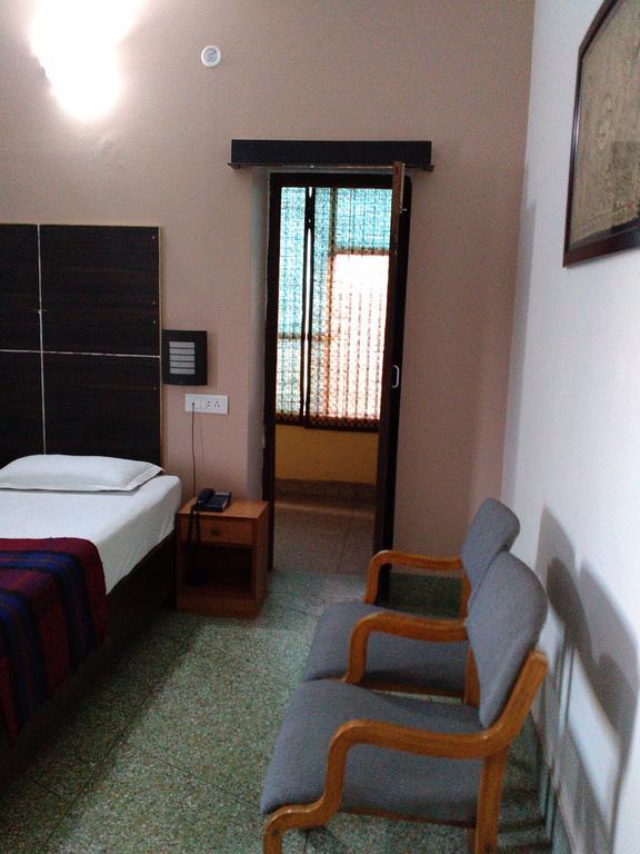 Hotel Ajaya Βαρανάσι Δωμάτιο φωτογραφία